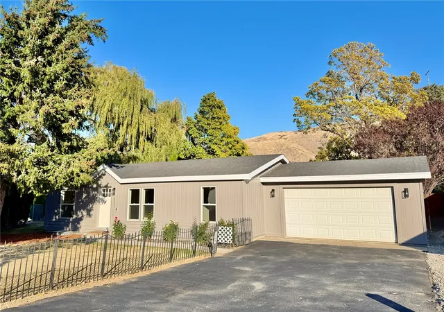 Photo 1 of Manufactured home for sale at 14903 Voss Pl, Entiat, WA 98822 | MLS# NWM2595308 | Listing updated on 2026-10-20