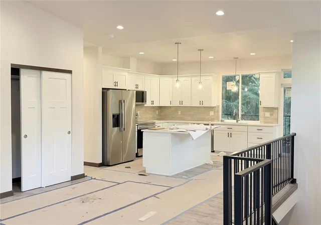 Photo 3 of Single family home for sale at 455 Hilltop Dr, Sedro Woolley, WA 98284 | MLS# NWM2595309 | Listing updated on 2026-10-19