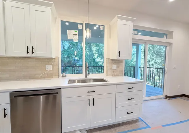 Photo 4 of Single family home for sale at 455 Hilltop Dr, Sedro Woolley, WA 98284 | MLS# NWM2595309 | Listing updated on 2026-10-19