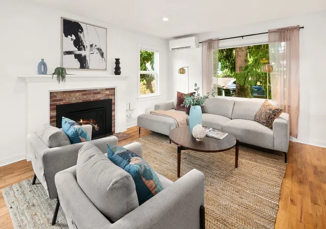 Photo 3 of Single family home for sale at 9219 5th Avenue Ne, Seattle, WA 98115 | MLS# NWM2595326 | Listing updated on 2026-10-19