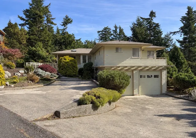 Single family home for sale at 692 Umpqua Pl, La Conner, WA 98257 | MLS# NWM2595347