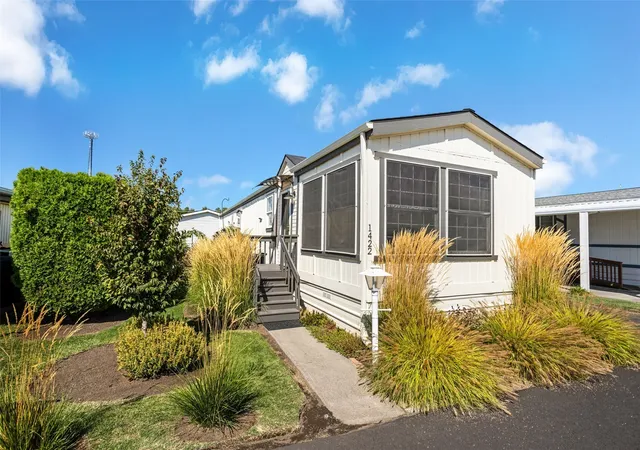 Photo 1 of Manufactured home for sale at 1422 Garnet St, Walla Walla, WA 99362 | MLS# NWM2595356 | Listing updated on 2026-10-17