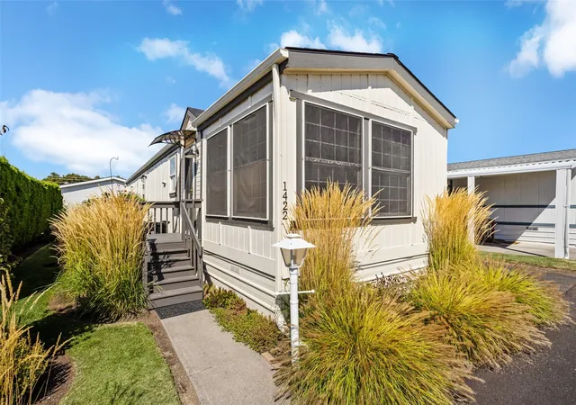 Photo 2 of Manufactured home for sale at 1422 Garnet St, Walla Walla, WA 99362 | MLS# NWM2595356 | Listing updated on 2026-10-17