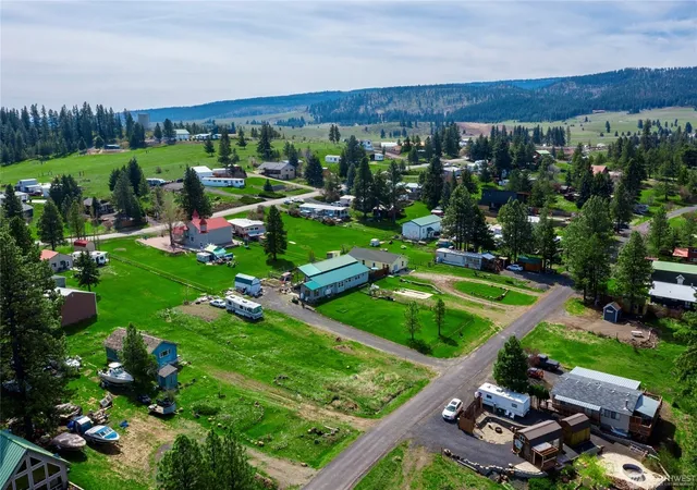 Photo 3 of Single family home for sale at 490 Morrison Cyn Ln, Cle Elum, WA 98922 | MLS# NWM2595370 | Listing updated on 2026-10-18