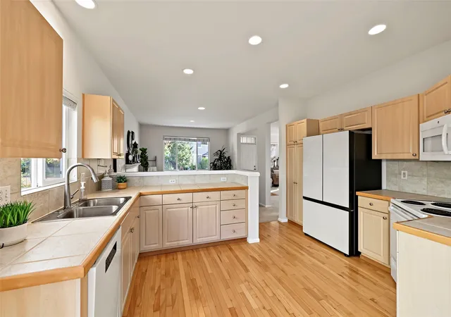 Photo 2 of Single family home for sale at 17071 165th Avenue SE, Renton, WA 98058 | MLS# NWM2595379 | Listing updated on 2026-10-26