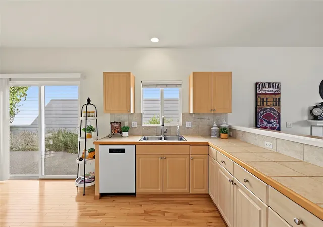 Photo 3 of Single family home for sale at 17071 165th Avenue SE, Renton, WA 98058 | MLS# NWM2595379 | Listing updated on 2026-10-26