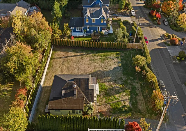 Photo 1 of Sale Pending at 2728 60th Avenue Se, Mercer Island, WA 98040 | MLS# NWM2595380 | Listing updated on 2026-10-18