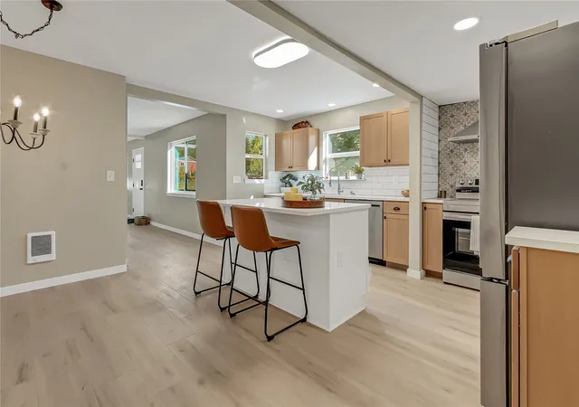 Photo 4 of Single family home for sale at 50214 E Mountain Hwy, Eatonville, WA 98328 | MLS# NWM2595410 | Listing updated on 2026-10-26