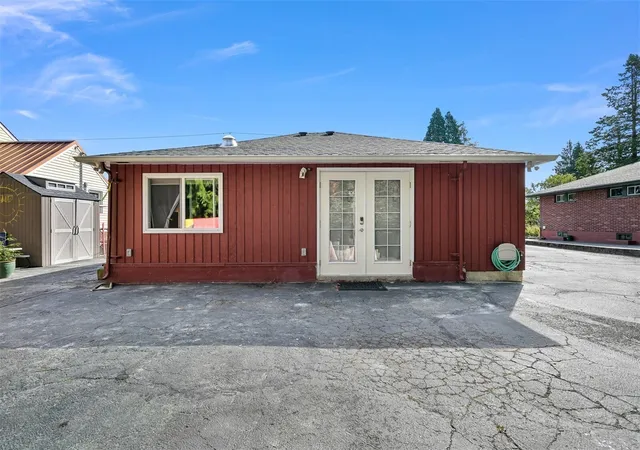 Photo 4 of Single family home for sale at 3017 Lynn St, Bellingham, WA 98225 | MLS# NWM2595416 | Listing updated on 2026-10-22