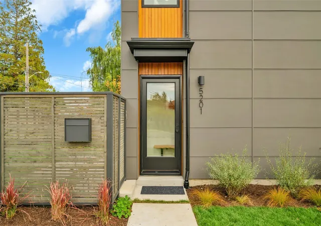 Townhouse for sale at 5201 S Holly St, Seattle, WA 98118 | MLS# NWM2595420