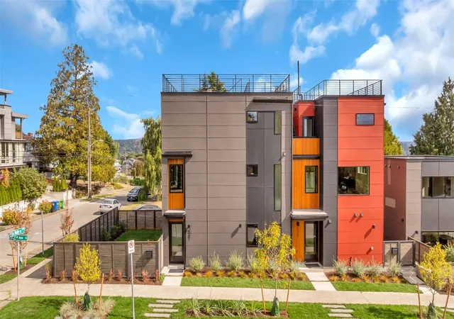 Photo 2 of Townhouse for sale at 5201 S Holly St, Seattle, WA 98118 | MLS# NWM2595420 | Listing updated on 2026-10-28
