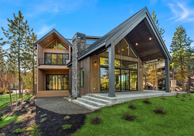 Single family home for sale at 831 Gold Leaf Ln, Cle Elum, WA 98922 | MLS# NWM2595437