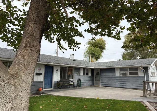 Photo 2 of Single family home for sale at 324 N Dale Rd, Moses Lake, WA 98837 | MLS# NWM2595438 | Listing updated on 2026-10-21