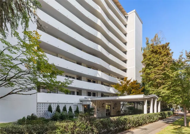 Photo 2 of Condo for sale at 525 Belmont Ave E #3C, Seattle, WA 98102 | MLS# NWM2595446 | Listing updated on 2026-10-27