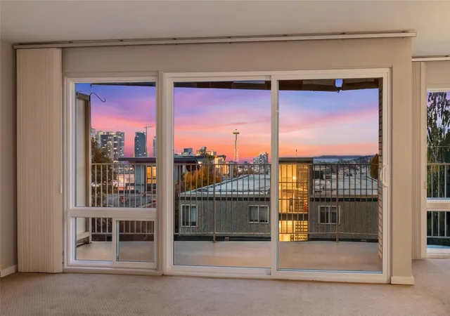 Photo 4 of Condo for sale at 525 Belmont Ave E #3C, Seattle, WA 98102 | MLS# NWM2595446 | Listing updated on 2026-10-27