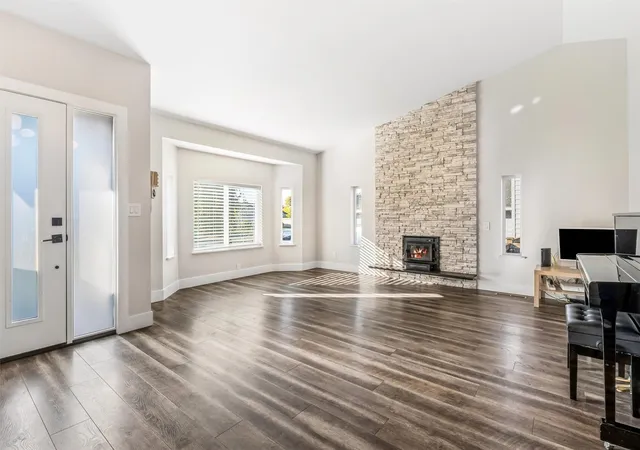 Photo 4 of Single family home for sale at 4411 130th Street SE, Everett, WA 98208 | MLS# NWM2595452 | Listing updated on 2026-10-21