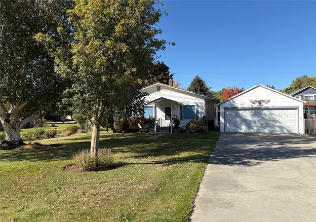 Photo 1 of Single family home for sale at 918 2nd Avenue S, Okanogan, WA 98840 | MLS# NWM2595457 | Listing updated on 2026-10-19