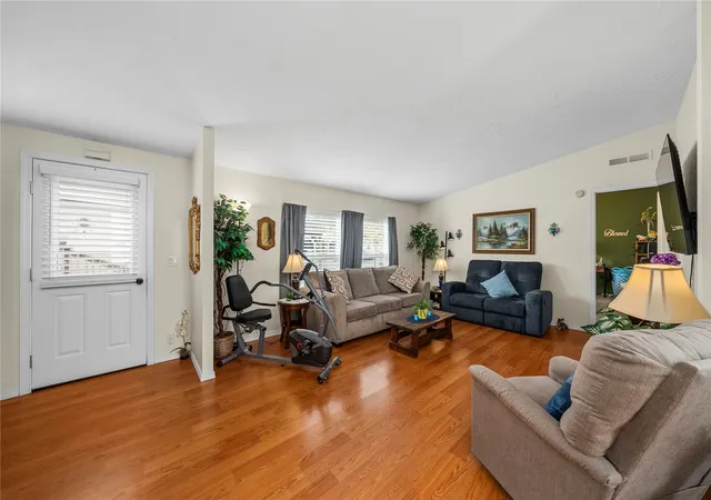 Photo 1 of Manufactured home for sale at 109 Halliday Rd #5, Centralia, WA 98531 | MLS# NWM2595468 | Listing updated on 2026-10-17