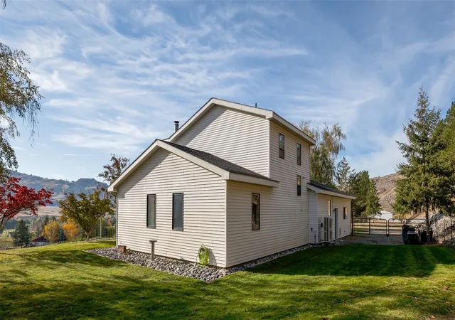 Photo 1 of Single family home for sale at 34 Sunrise Hts Rd, Okanogan, WA 98840 | MLS# NWM2595470 | Listing updated on 2026-10-23