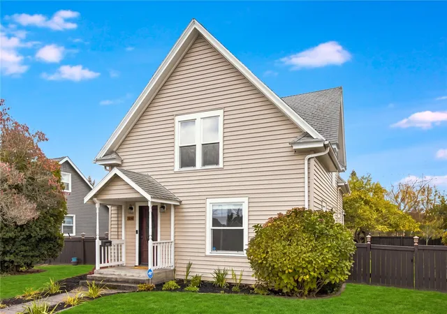 Photo 2 of Single family home for sale at 504 7th Street SW, Puyallup, WA 98371 | MLS# NWM2595478 | Listing updated on 2026-10-28