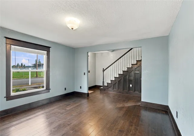 Photo 4 of Single family home for sale at 504 7th Street SW, Puyallup, WA 98371 | MLS# NWM2595478 | Listing updated on 2026-10-28