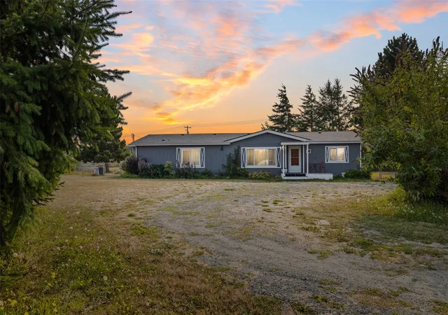 Photo 3 of Manufactured home for sale at 20 Linderman Rd, Port Angeles, WA 98362 | MLS# NWM2595484 | Listing updated on 2026-10-19