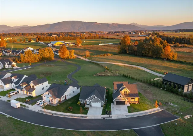 Photo 2 of Single family home for sale at 1962 Steelhead Way, Lynden, WA 98264 | MLS# NWM2595492 | Listing updated on 2026-10-22