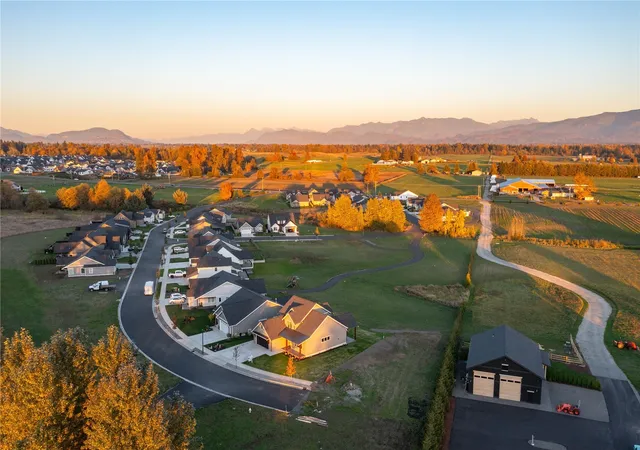 Photo 3 of Single family home for sale at 1962 Steelhead Way, Lynden, WA 98264 | MLS# NWM2595492 | Listing updated on 2026-10-22
