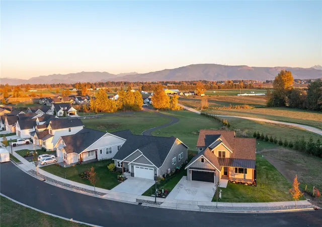 Photo 4 of Single family home for sale at 1962 Steelhead Way, Lynden, WA 98264 | MLS# NWM2595492 | Listing updated on 2026-10-22