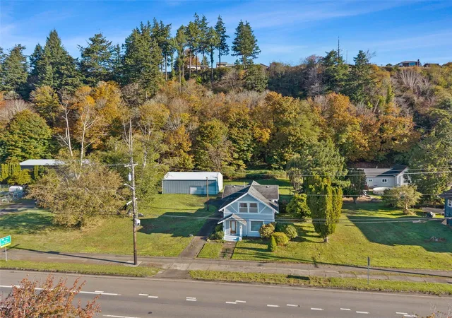Photo 3 of Sale Pending at 1811 Riverside Ave, Hoquiam, WA 98550 | MLS# NWM2595497 | Listing updated on 2026-10-28