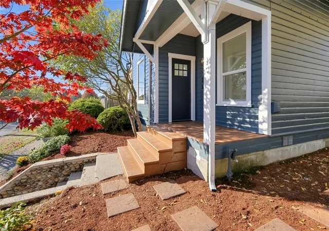 Photo 2 of Single family home for sale at 852 NW 62nd Street, Seattle, WA 98107 | MLS# NWM2595528 | Listing updated on 2026-10-25