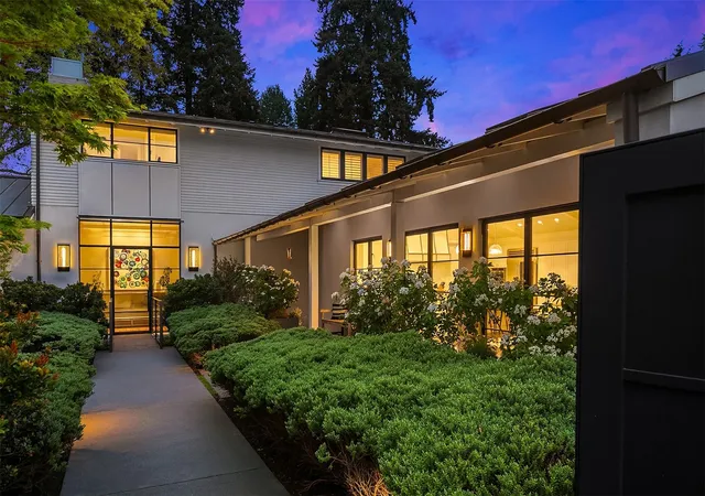 Photo 1 of Mansion for sale at 2017 Parkside Dr E, Seattle, WA 98112 | MLS# NWM2595538 | Listing updated on 2026-10-21
