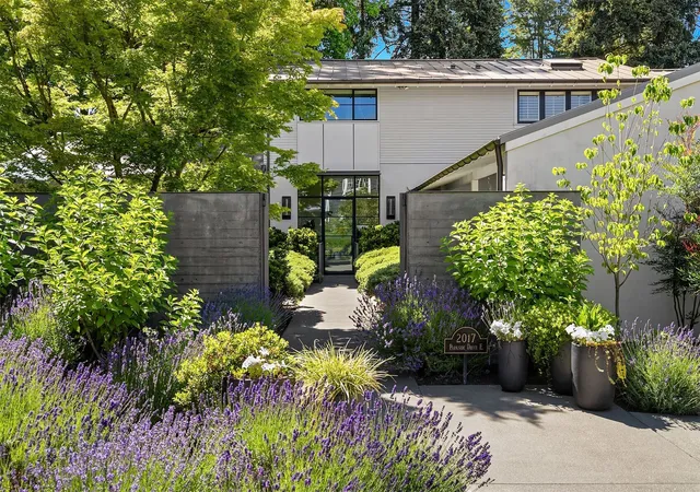 Photo 2 of Mansion for sale at 2017 Parkside Dr E, Seattle, WA 98112 | MLS# NWM2595538 | Listing updated on 2026-10-21