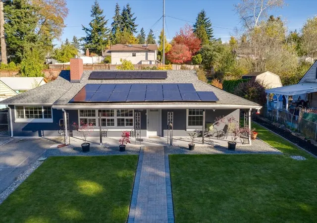 Photo 2 of Single family home for sale at 17040 3rd Avenue NE, Shoreline, WA 98155 | MLS# NWM2595543 | Listing updated on 2026-10-22