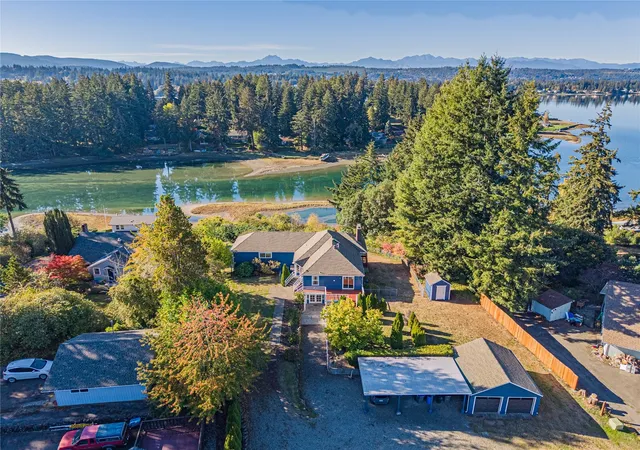 Photo 2 of Single family home for sale at 1431 Nw Crows Nest Ln, Bremerton, WA 98312 | MLS# NWM2595549 | Listing updated on 2026-10-23