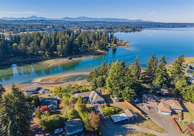 Photo 3 of Single family home for sale at 1431 Nw Crows Nest Ln, Bremerton, WA 98312 | MLS# NWM2595549 | Listing updated on 2026-10-23