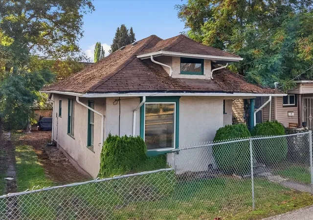 Single family home for sale at 1218 S 25th Street, Tacoma, WA 98405 | MLS# NWM2595568 | Listing updated on 2026-10-17