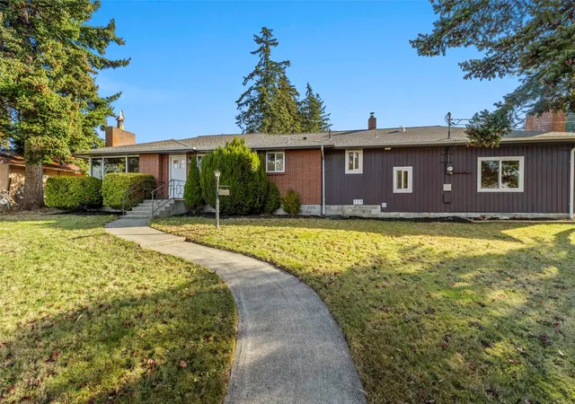 Single family home for sale at 738 NE O'leary St, Oak Harbor, WA 98277 | MLS# NWM2595573