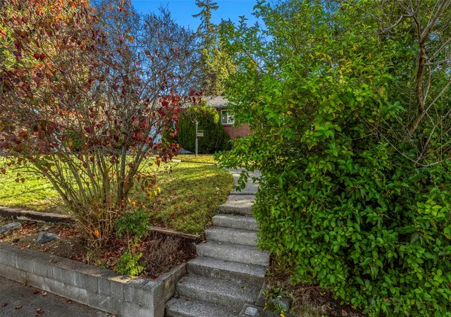 Photo 2 of Single family home for sale at 738 NE O'leary St, Oak Harbor, WA 98277 | MLS# NWM2595573 | Listing updated on 2026-10-22