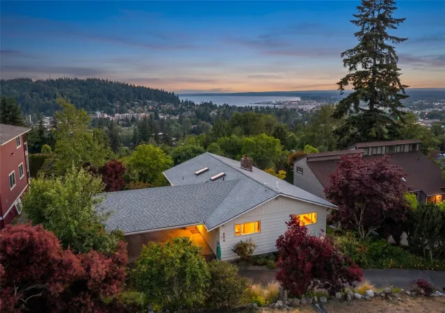 Single family home for sale at 909 Queen St, Bellingham, WA 98229 | MLS# NWM2595580