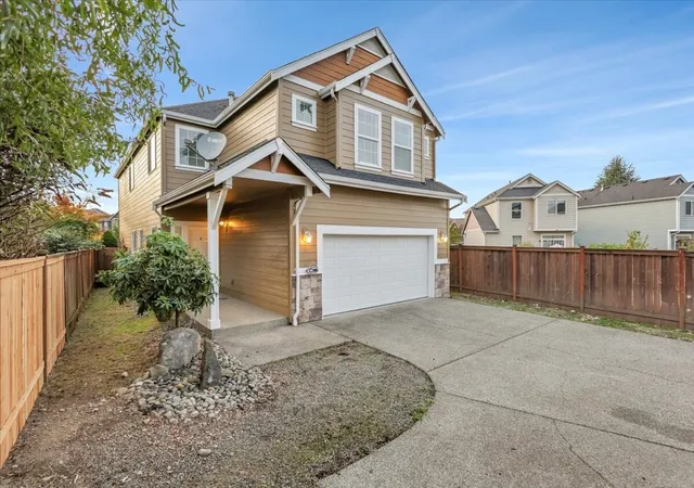 Photo 3 of Single family home for sale at 11115 182nd Street E, Puyallup, WA 98374 | MLS# NWM2595595 | Listing updated on 2026-10-22