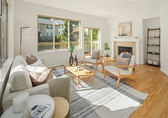 Photo 3 of Sale Pending at 377 Nw Pebble Ln, Issaquah, WA 98027 | MLS# NWM2595599 | Listing updated on 2026-10-26