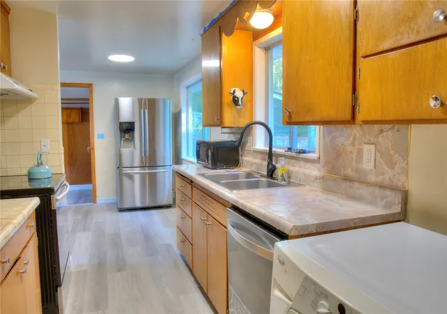 Photo 3 of Sale Pending at 12535 Se 172nd Street, Renton, WA 98058 | MLS# NWM2595600 | Listing updated on 2026-10-21