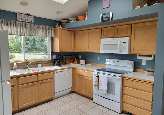 Photo 3 of Single family home for sale at 913 E Galena St, Granite Falls, WA 98252 | MLS# NWM2595601 | Listing updated on 2026-10-20