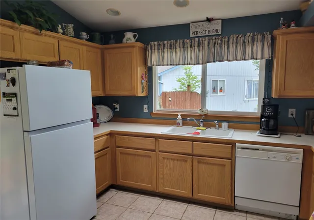 Photo 3 of Single family home for sale at 913 E Galena St, Granite Falls, WA 98252 | MLS# NWM2595601 | Listing updated on 2026-10-20