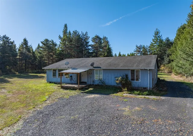Photo 2 of Single family home for sale at 219 37 Boone Rd, Toledo, WA 98591 | MLS# NWM2595604 | Listing updated on 2026-10-24