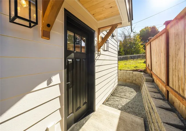 Photo 1 of Townhouse for sale at 6611 Commercial Ave #2, Everett, WA 98203 | MLS# NWM2595617 | Listing updated on 2026-10-22