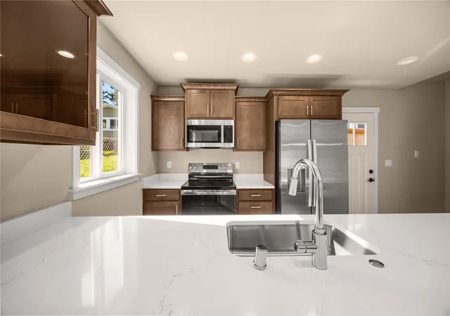 Photo 3 of Townhouse for sale at 6611 Commercial Ave #2, Everett, WA 98203 | MLS# NWM2595617 | Listing updated on 2026-10-22