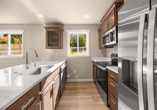 Photo 4 of Townhouse for sale at 6611 Commercial Ave #2, Everett, WA 98203 | MLS# NWM2595617 | Listing updated on 2026-10-22