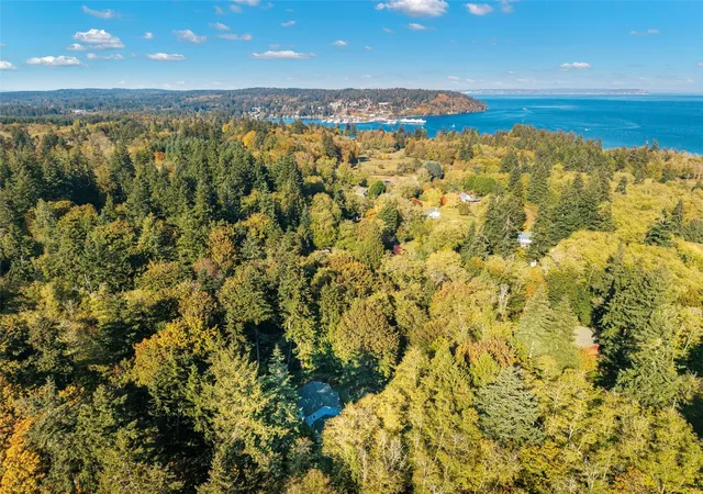 Photo 1 of Single family home for sale at 23945 Strawberry Ln NE, Kingston, WA 98346 | MLS# NWM2595626 | Listing updated on 2026-10-22